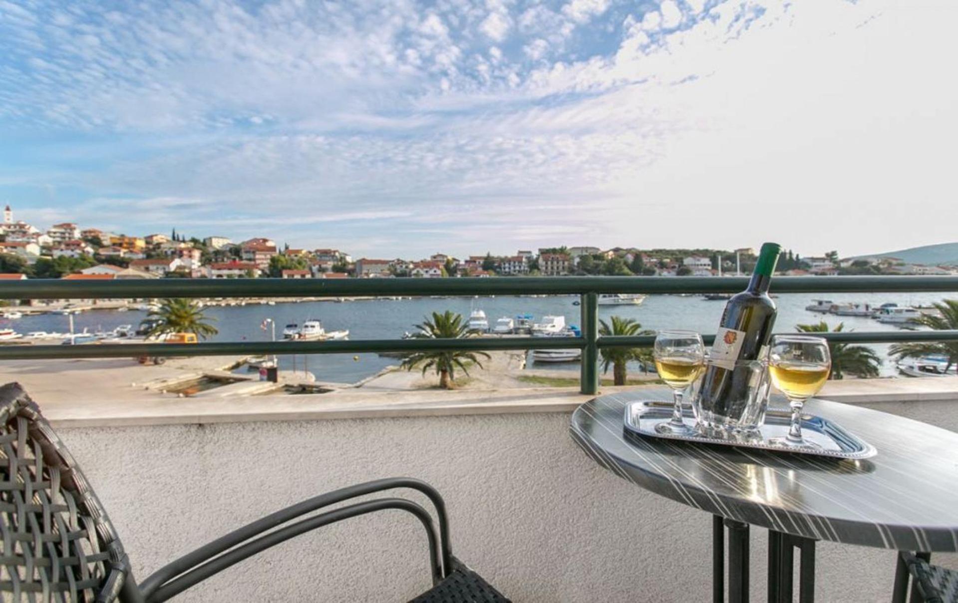 Apartments Mare - 30 M From Pebble Beach Seget Vranjica Exterior photo